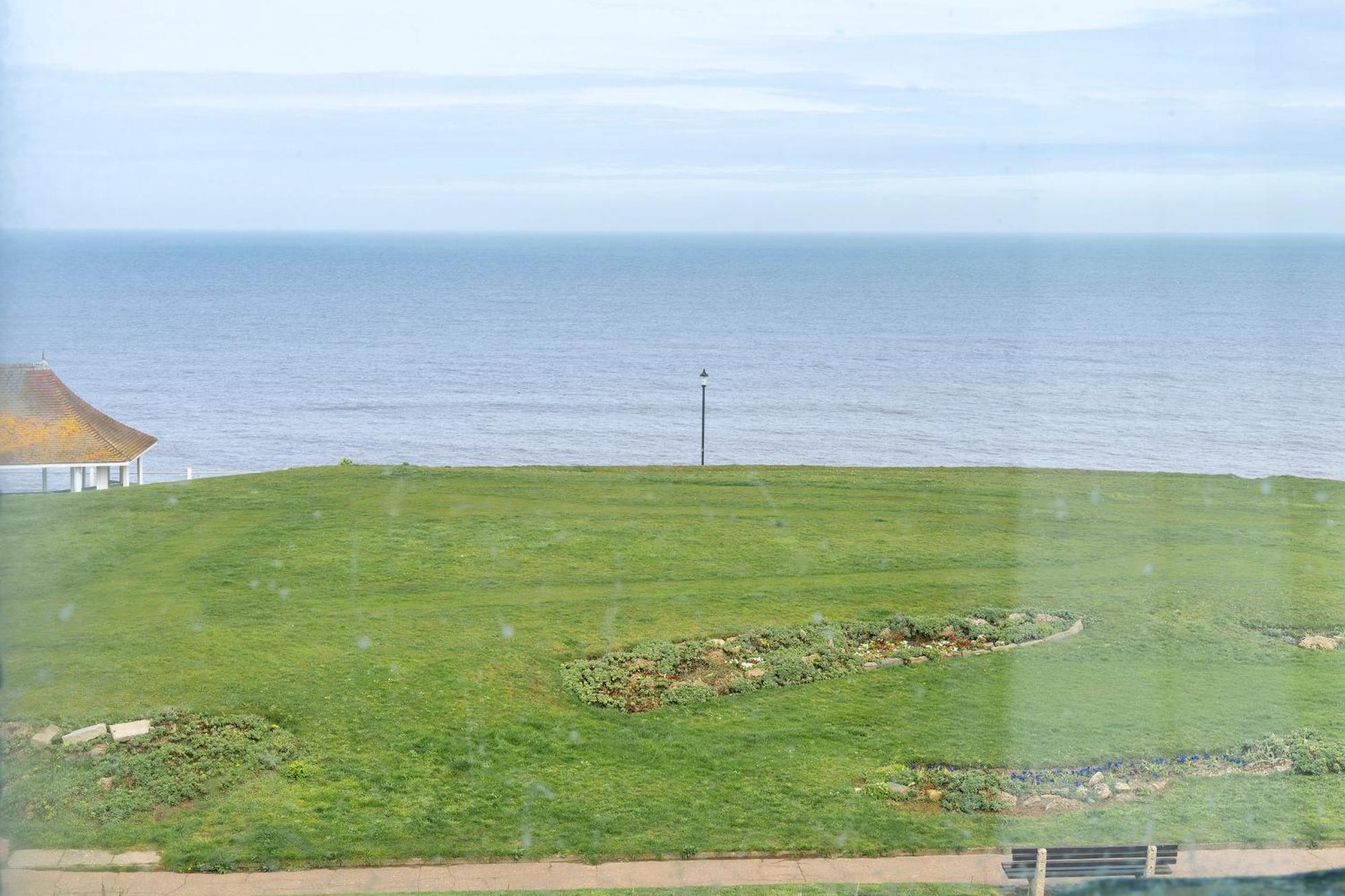 Sandcliff Guest House Cromer Eksteriør billede